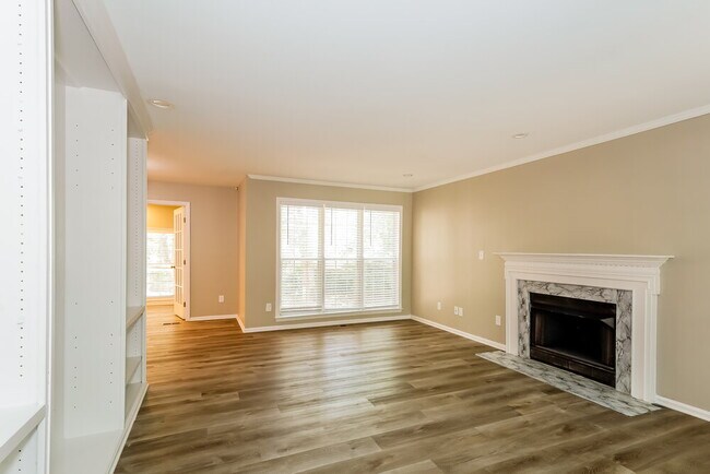 Foto del edificio - 8313 Poplar Grove Cir