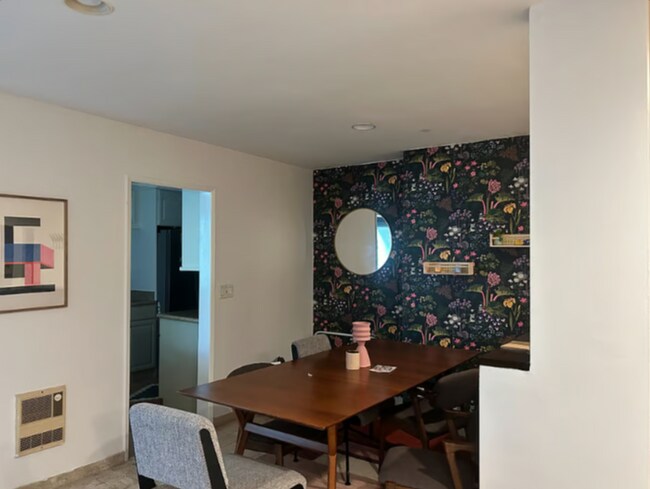 Foto del edificio - 5651 N Sumner Way