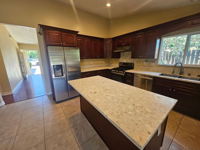 Building Photo - Single story home in Riverside Airport Nei...