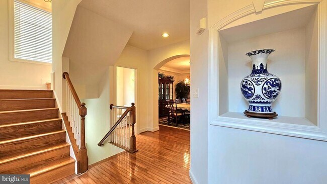 Building Photo - 10616 Regent Park Ct