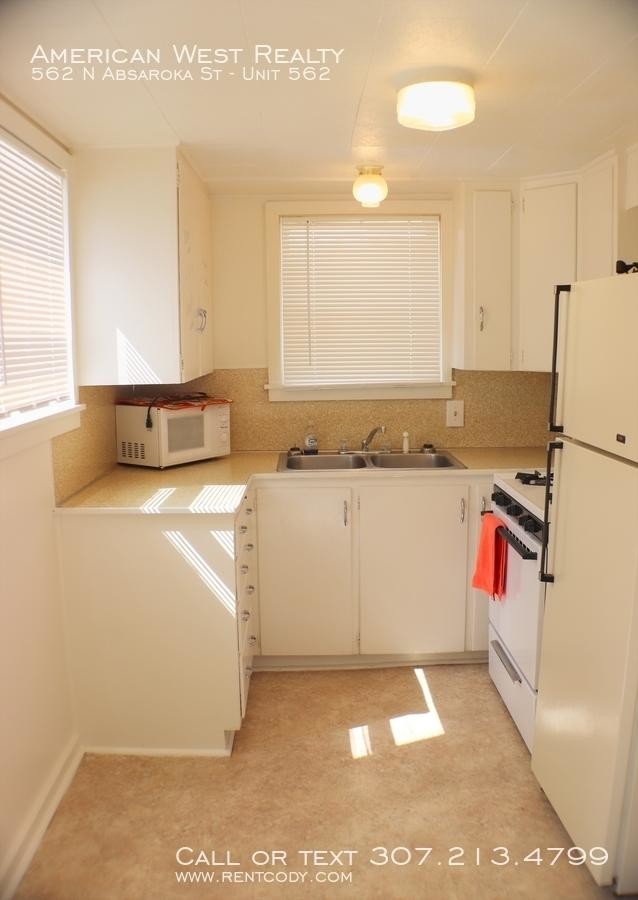 Building Photo - bedroom in Powell WY 82435