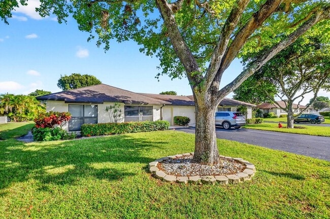 Foto del edificio - 4866 Dovewood Cir