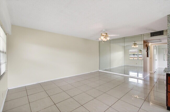 Foto del edificio - 116 Mansfield C