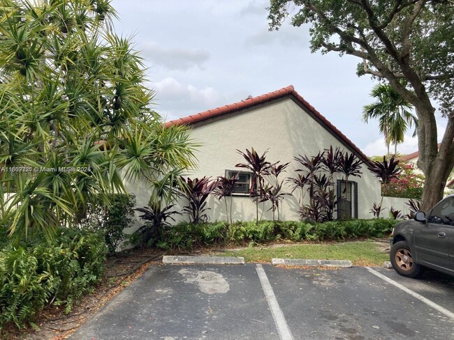 Building Photo - 11335 SW 134th Ave