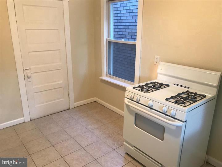 Foto principal - 1610 E State St