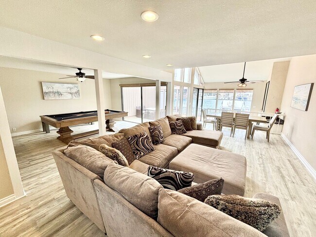 Foto del edificio - Oxnard | 3 Bed 2.5 Bath | Harborfront Have...