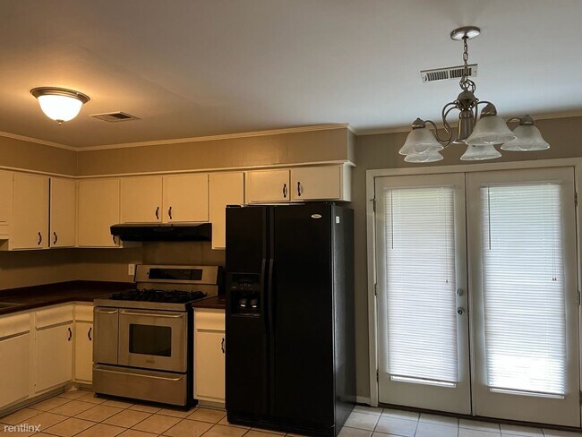 Building Photo - 3 br, 1.5 bath House - 320 Poplar Dr