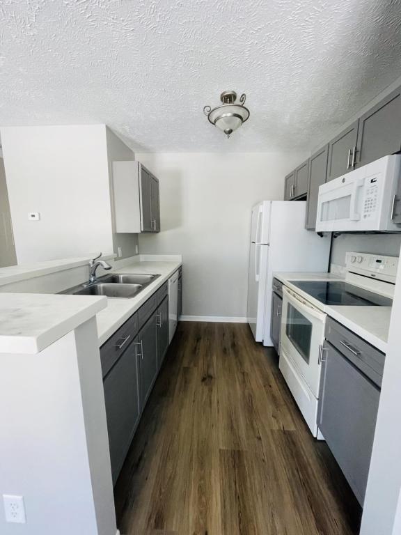 Foto del edificio - 3837 Silver Lake Rd