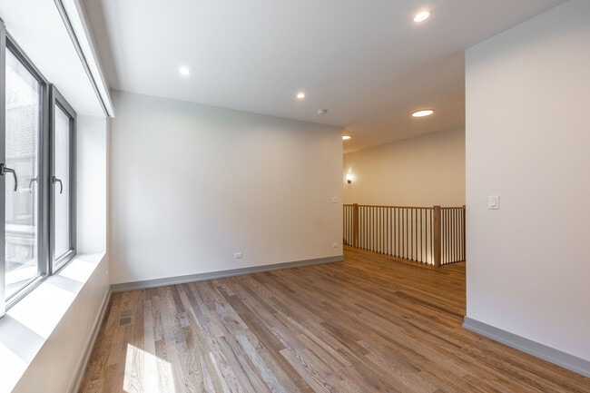 Foto del edificio - 1330 W Estes Ave