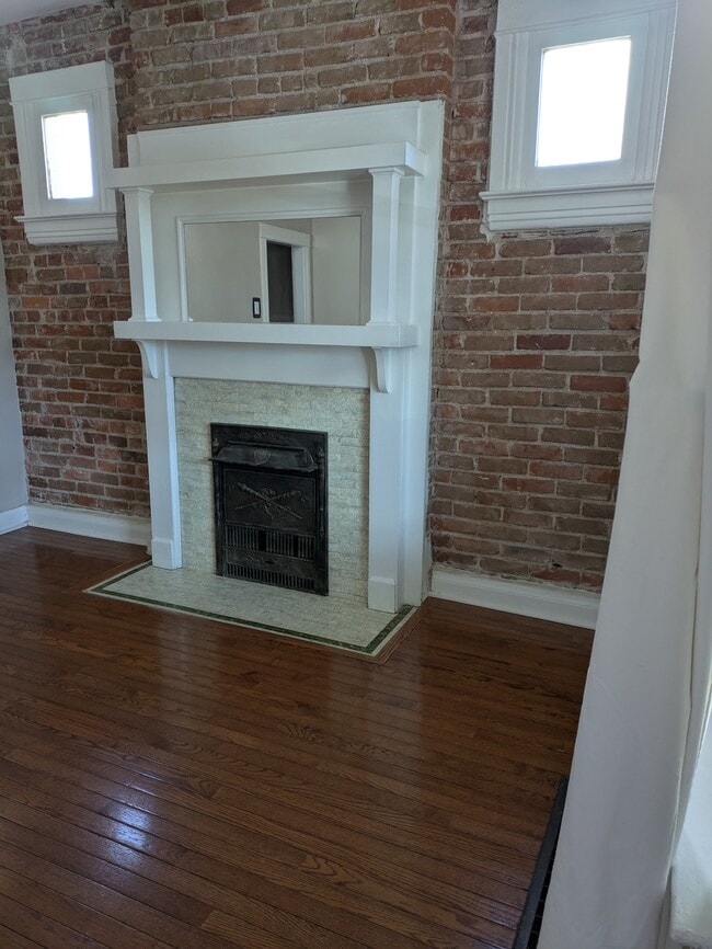 Building Photo - 2435 W Dunkeld Pl