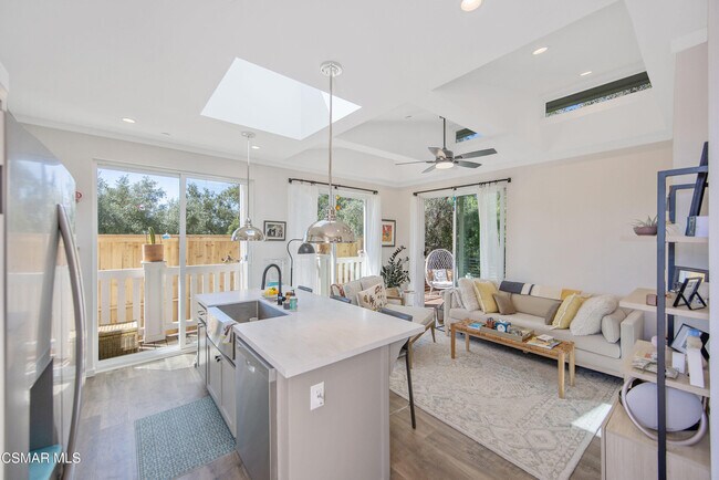 Foto del edificio - 313 Raymond St