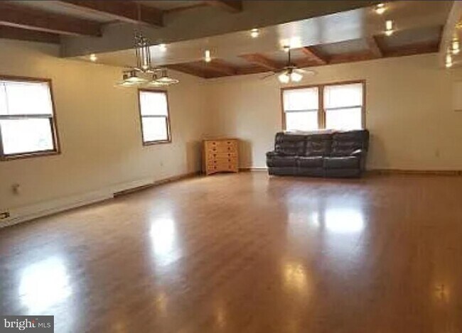 Foto del edificio - 230 High St E