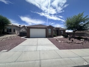 Building Photo - 2792 La Paloma Dr
