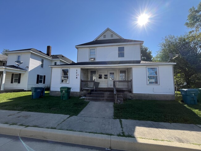 Building Photo - 1218 S 18th St