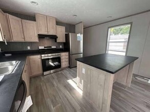 Building Photo - 1083 IN-2