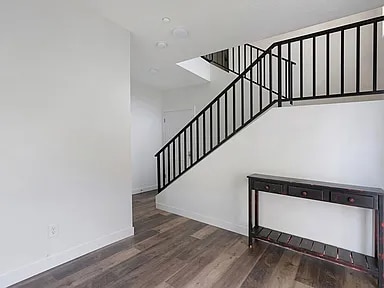 Building Photo - 380 Utah Ave