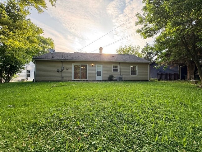 Building Photo - 1004 Oakland Dr