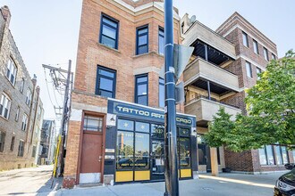 Building Photo - 2137 N Western Ave