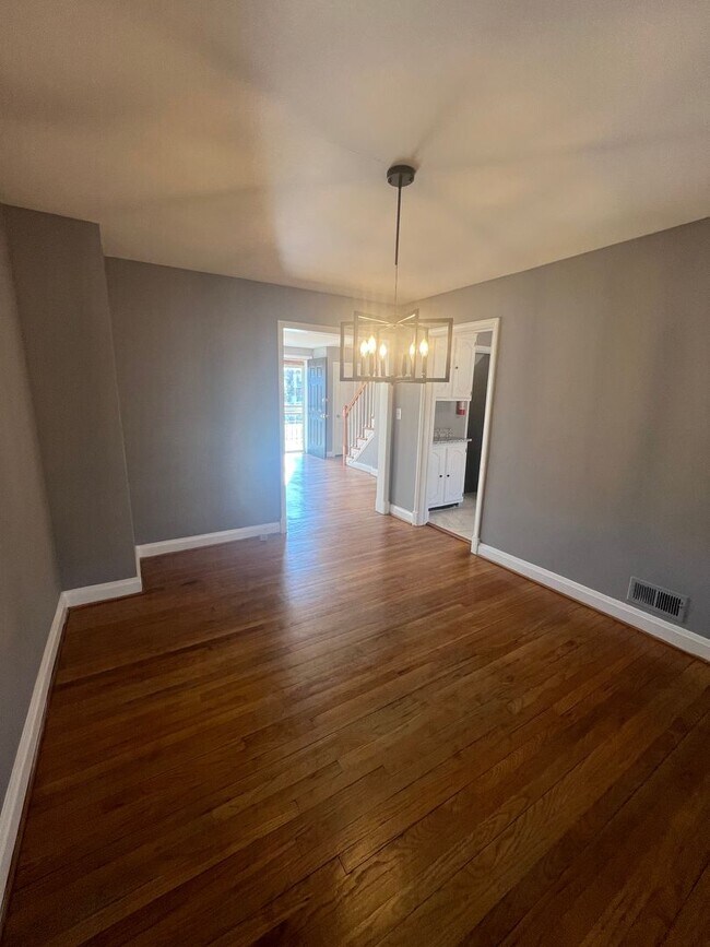 Foto del edificio - Lovely 3 Bedroom Home in East Baltimore