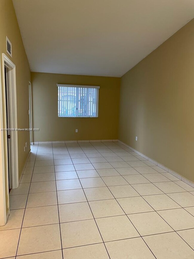 Foto del edificio - 2920 SE 13th Rd