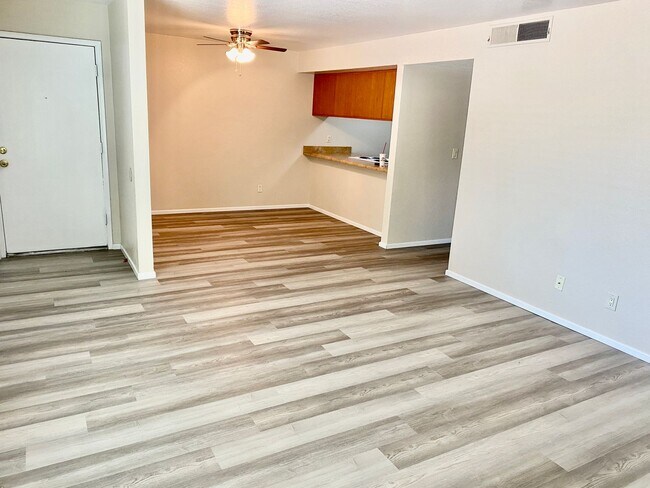 Building Photo - Spacious Tempe Condo 2 Bedroom 2 Full Bath