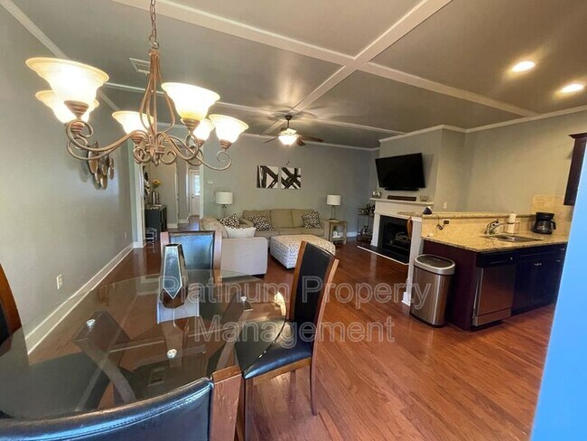 Foto del edificio - 1088 N Village Dr