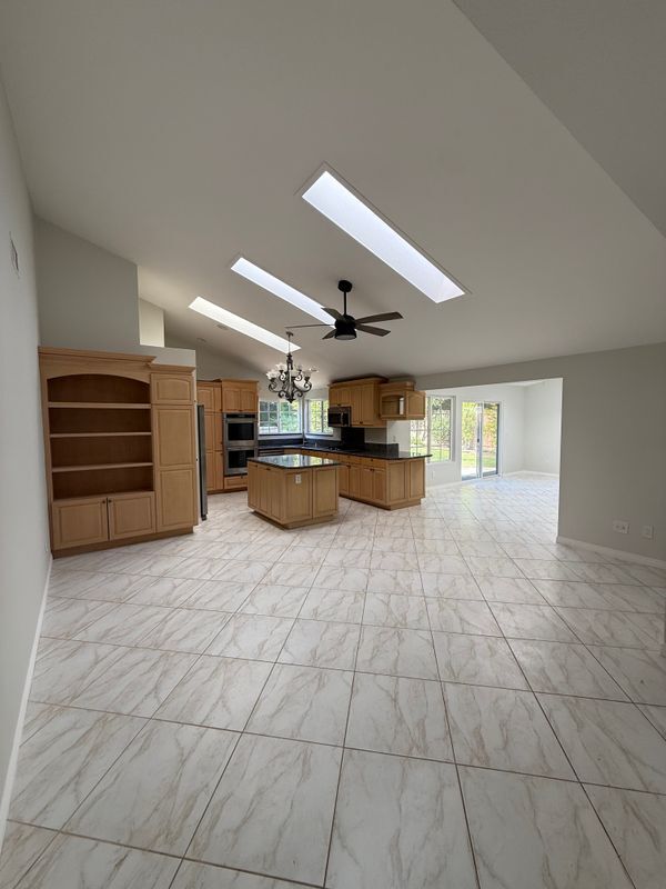 Foto del edificio - 1279 Clayford Ave