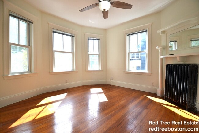 Building Photo - 82 Montebello Rd