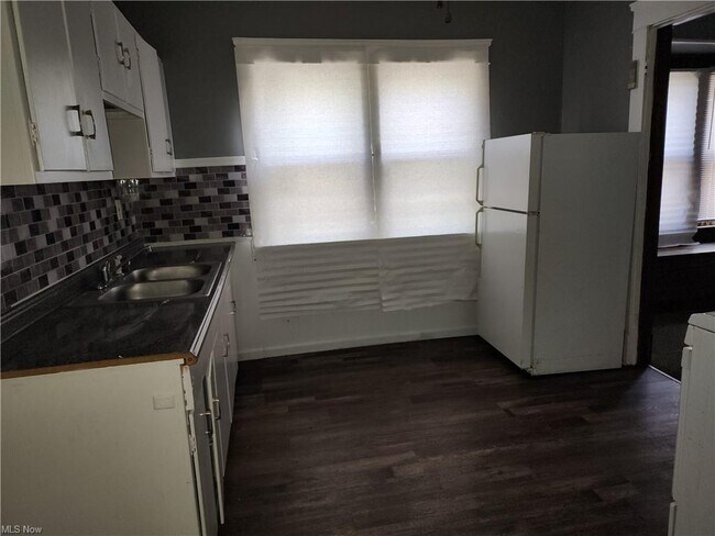 Foto del edificio - 11321 Parkview Ave