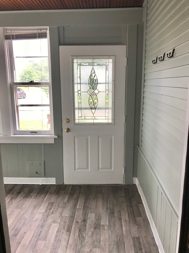 Front porch - 1343 Edmund Ave