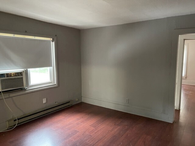 Building Photo - 506 N Elm St
