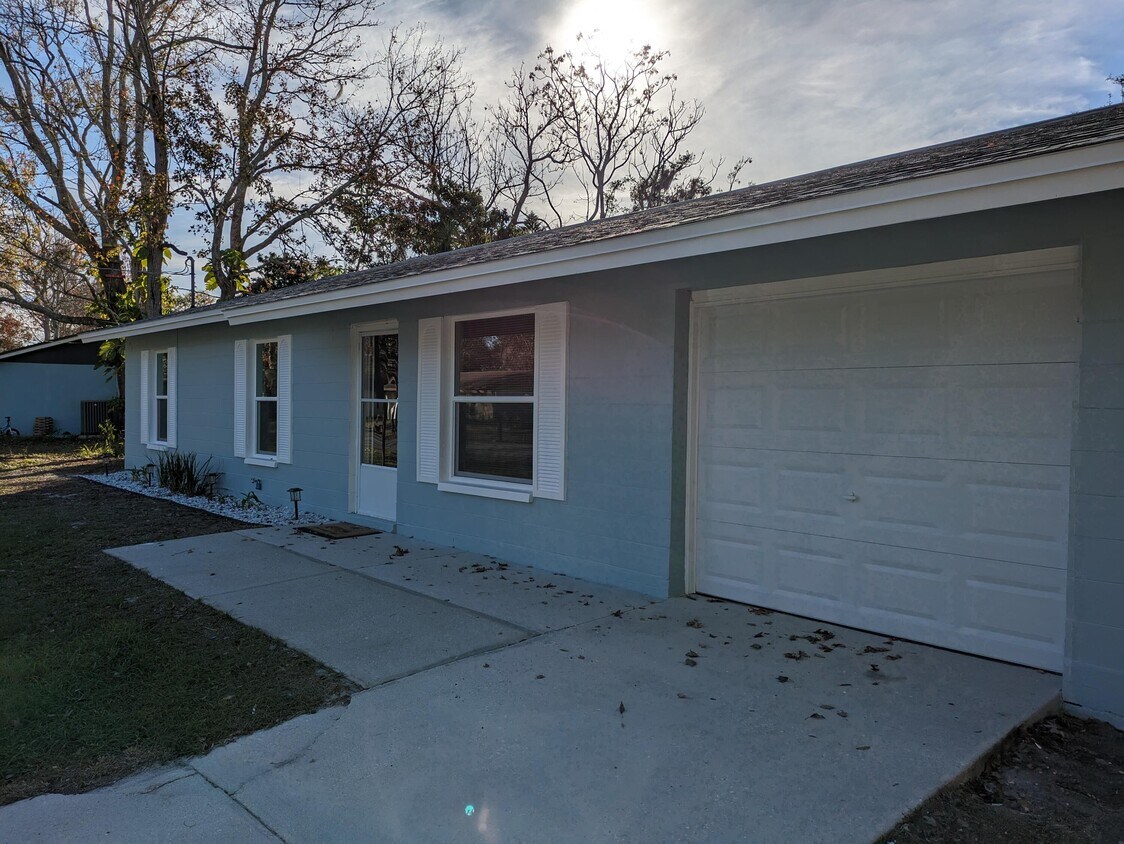 2128 Rudge Dr, Mims, FL 32754 House Rental in Mims, FL