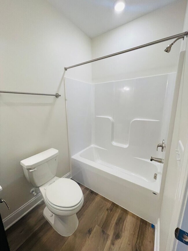 Building Photo - *4 Bedroom Townhouse for Rent*