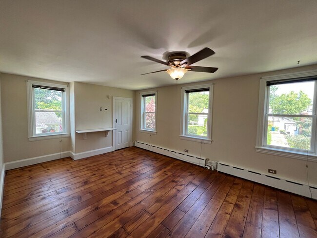 Foto del edificio - 533 Barclay Ave