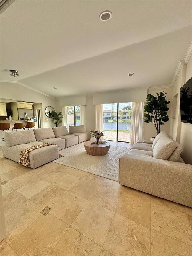 Foto del edificio - 10858 NW 30th Pl