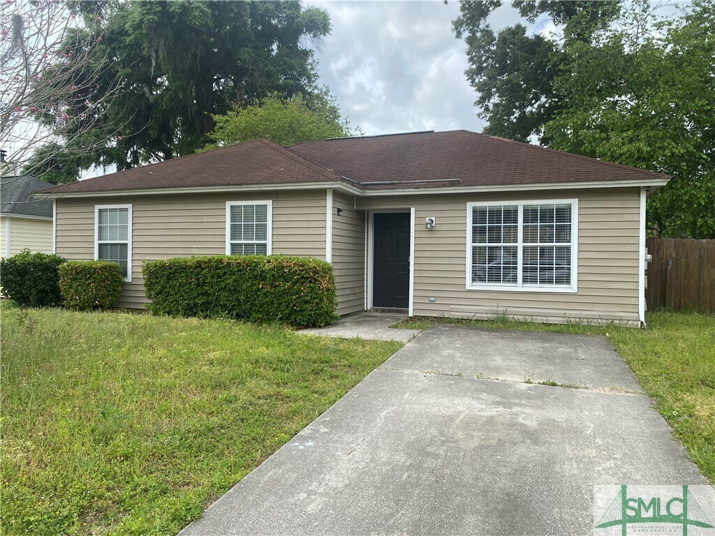 Primary Photo - 131 Clearwater Ln