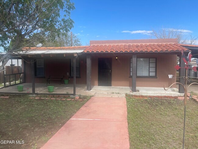 Foto del edificio - 7817 West Dr