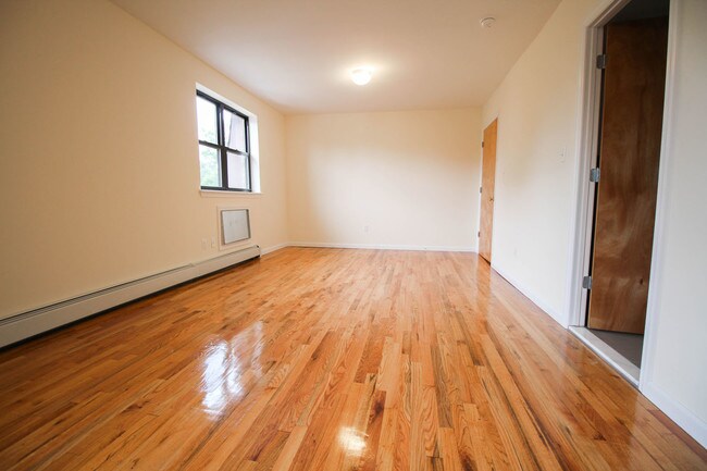 Building Photo - 142 McGuinness Blvd