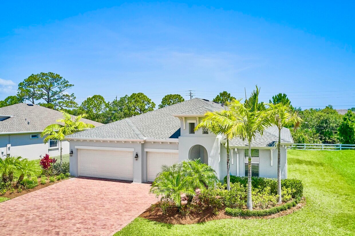 Foto principal - 6035 Sequoia Cir