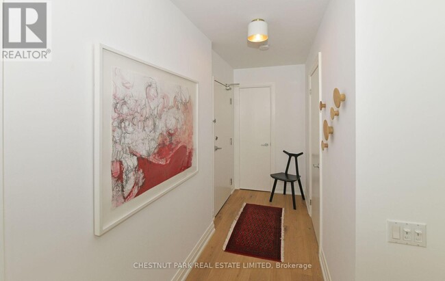 Building Photo - 20 Scrivener Square