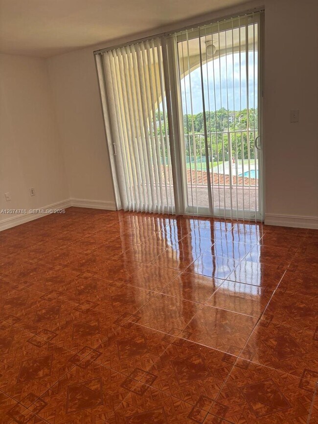 Foto del edificio - 6990 NW 186th St