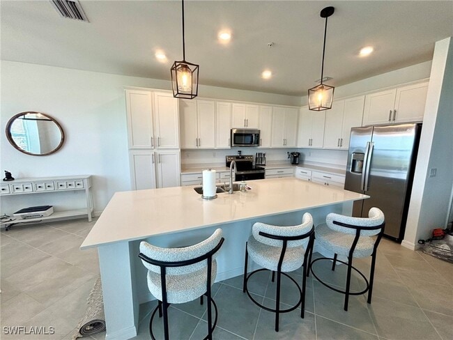 Building Photo - 15275 Grn Acrs Ave