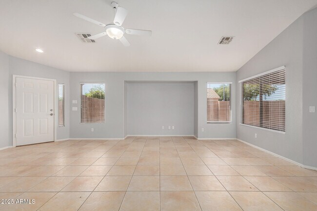 Foto del edificio - 15548 N 156th Ln