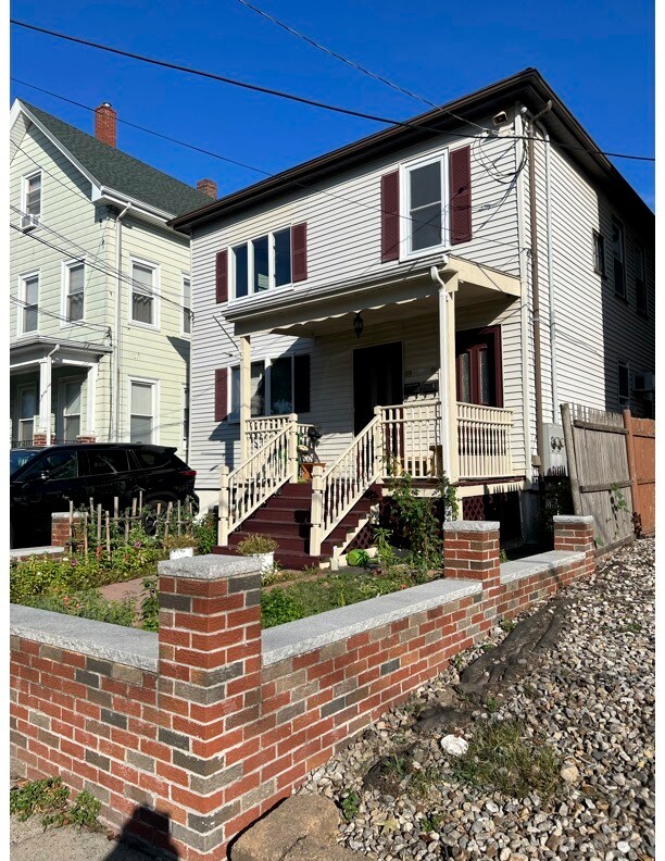 Building Photo - 93 Beach St