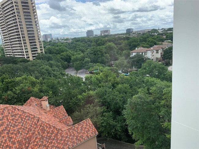 Building Photo - 3701 Turtle Creek Blvd