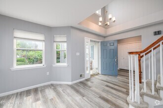 Building Photo - 75 Mckinley Dr
