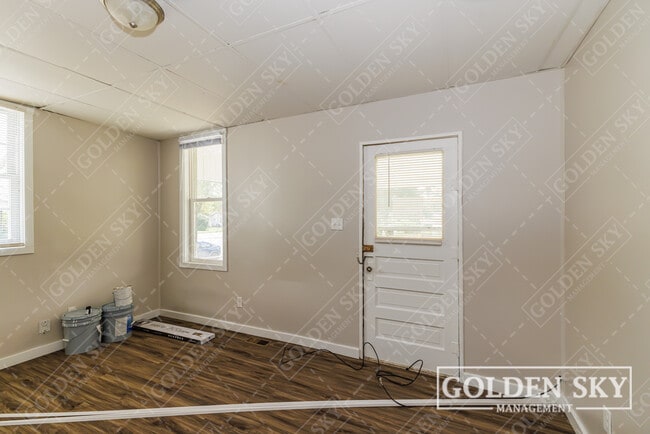 Building Photo - 1720 S Gharkey St