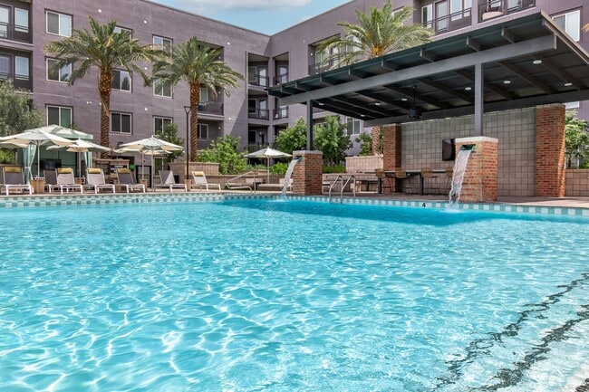 Foto del edificio - Broadstone Uptown PHX