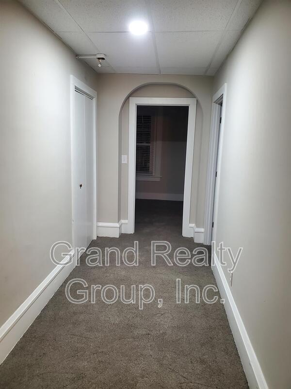 Building Photo - 137 Cedar Ave Ave