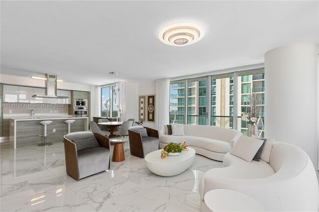 Foto del edificio - 300 Sunny Isles Blvd